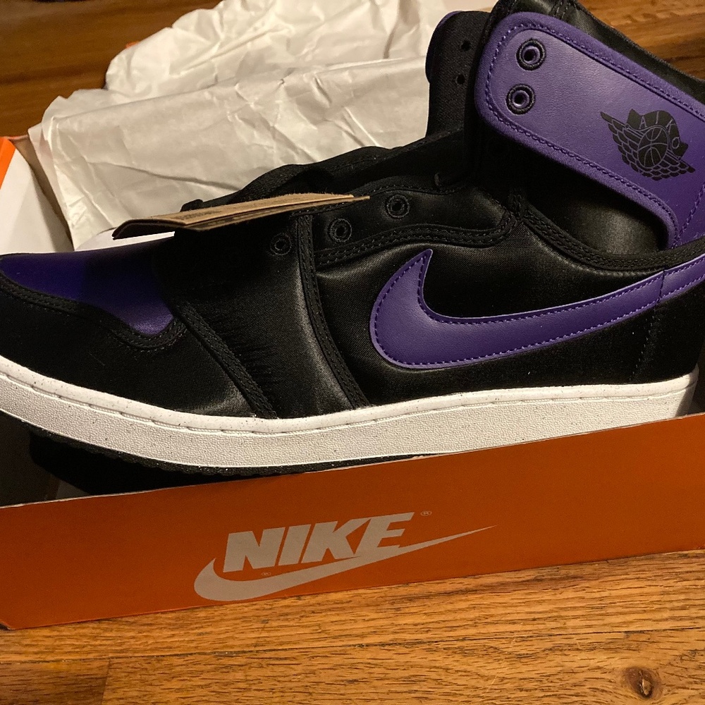 men’s Nike shoes 👟 size 11.5 basketball 🏀 purple hi top